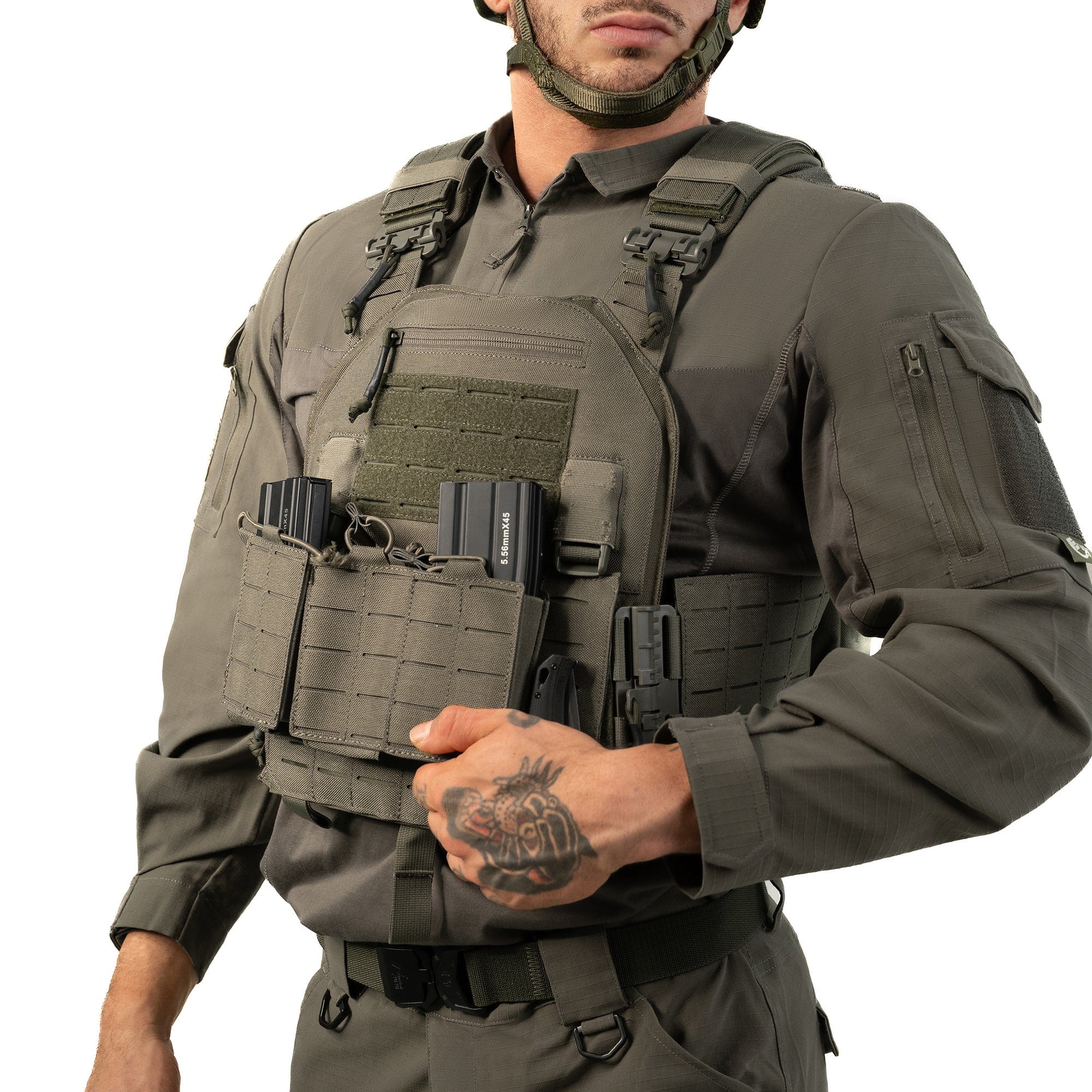 Assault Vest+ with 3 Magazines - Lightweight Tactical Vest in Green - Customizable 1000D Nylon Fabric