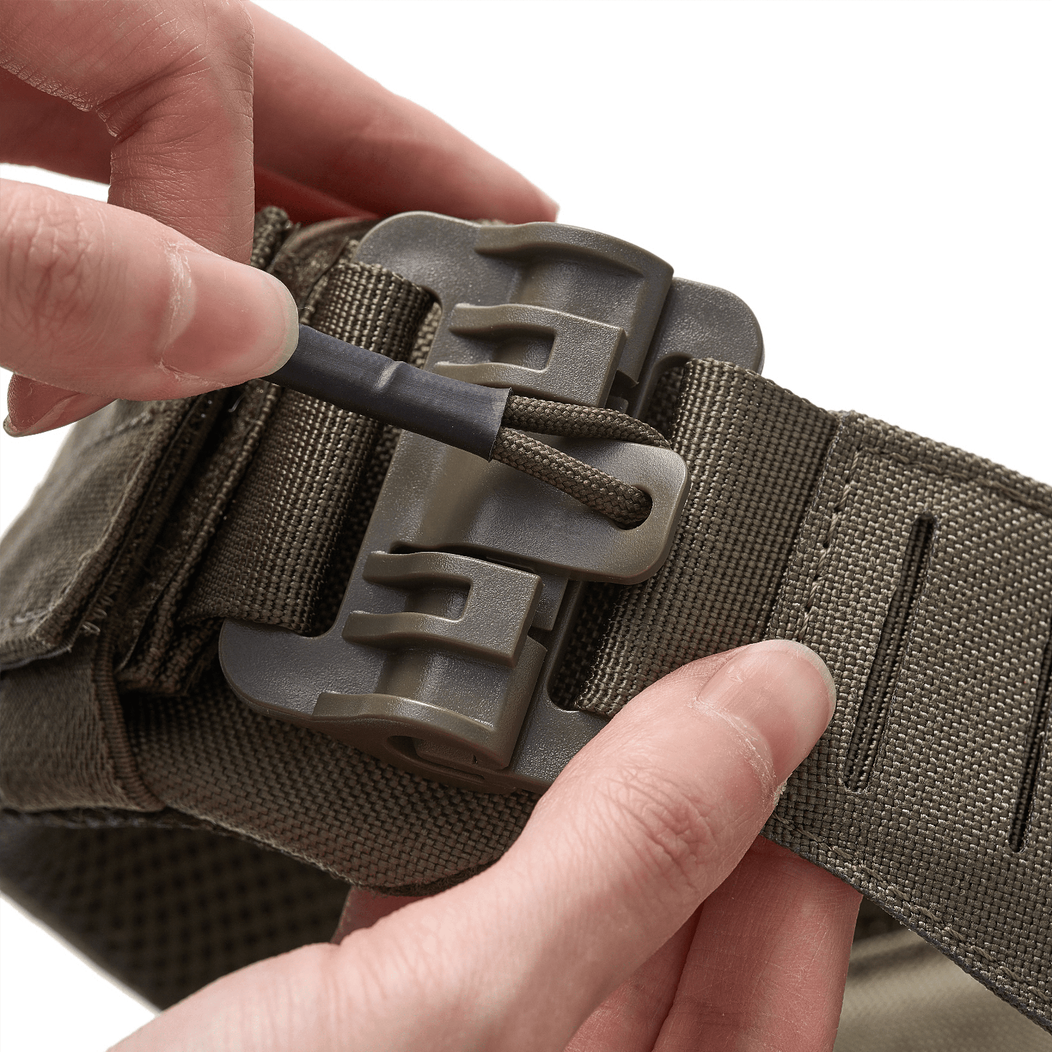 Assault Vest with 3 Magazines by Strike20 — tactical vest detail